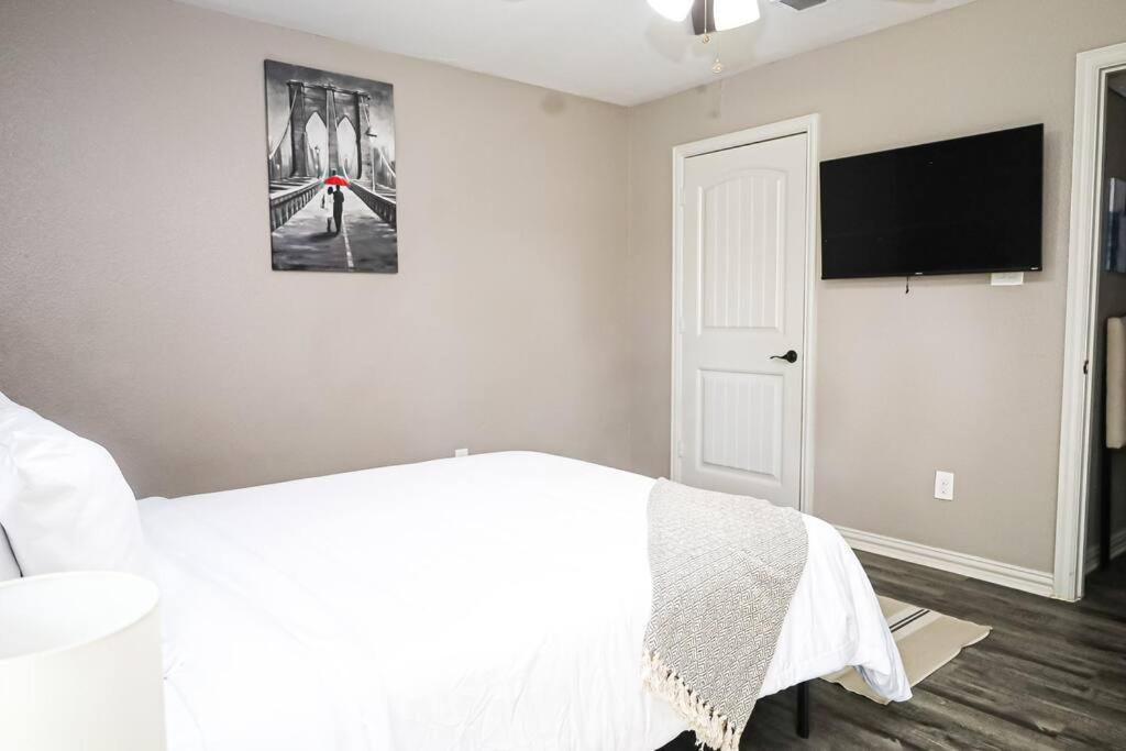 Comfy Two-Bedroom Apartment In Άρλινγκτον Εξωτερικό φωτογραφία